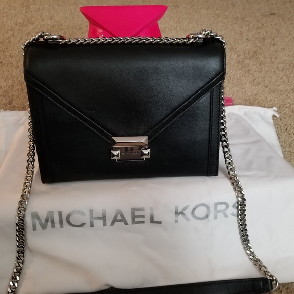 1.Mint condition Michael Kors Shoulder Bag - Picture 1 of 3